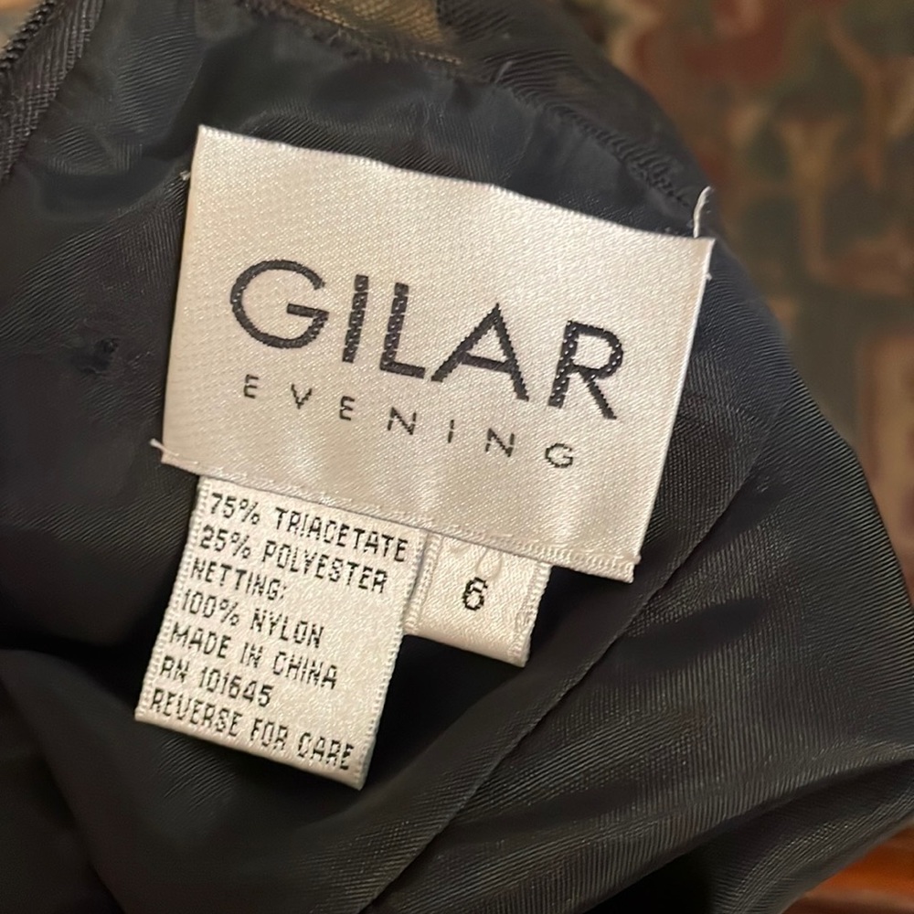 GILAR Black Evening Gown with Net Embroidery, Lined with Back Zipper. Size 6. - Picture 7 of 7